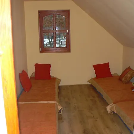 Varvolgy Szallashely Guest house