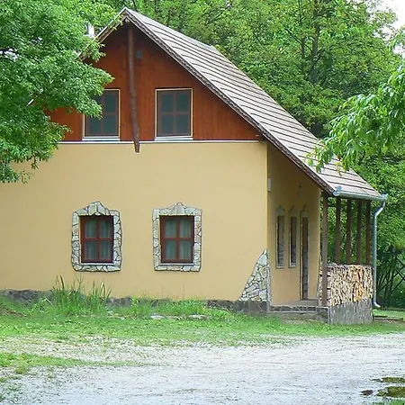 Varvolgy Szallashely *