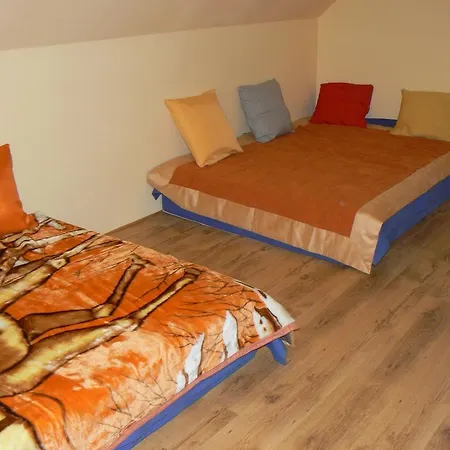 Varvolgy Szallashely Guest house *